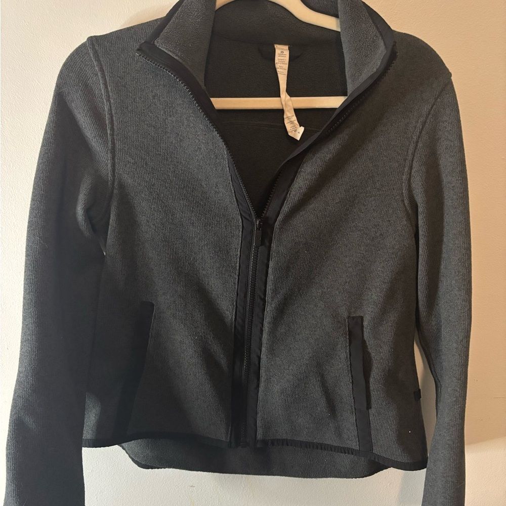Lululemon Women's Grey and Black Jacket